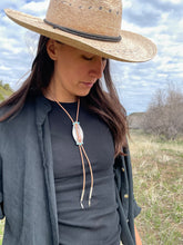 Load image into Gallery viewer, Courage Bolo