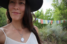 Load image into Gallery viewer, Ocean Calling Pendant