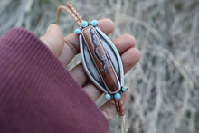 Load image into Gallery viewer, Courage Bolo