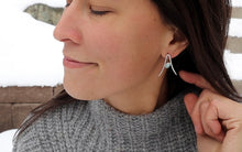 Load image into Gallery viewer, Athena Posts