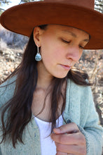 Load image into Gallery viewer, Flurries Drop Earrings