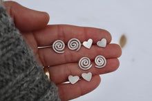 Load image into Gallery viewer, Spiral Studs