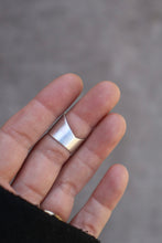 Load image into Gallery viewer, Willow Whispers Ring (4.75-5)