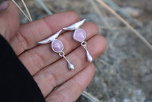 Load image into Gallery viewer, Organic Flow Posts