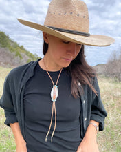 Load image into Gallery viewer, Courage Bolo