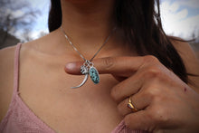 Load image into Gallery viewer, Owl Talon with Angel Wing Variscite