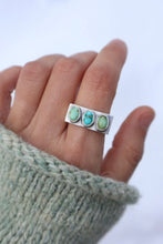 Load image into Gallery viewer, Signet Tri-Stone (9.5)