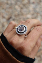 Load image into Gallery viewer, Wheel of Time Ring (size 6)