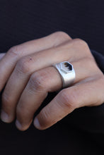 Load image into Gallery viewer, Mazí Ring (5.25-5.5)
