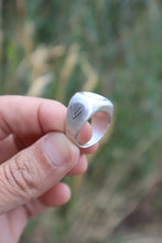 Load image into Gallery viewer, Portal Ring (5.5-5.75)
