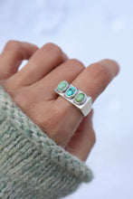 Load image into Gallery viewer, Signet Tri-Stone (9.5)
