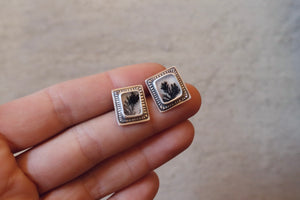 Polaroid Studs